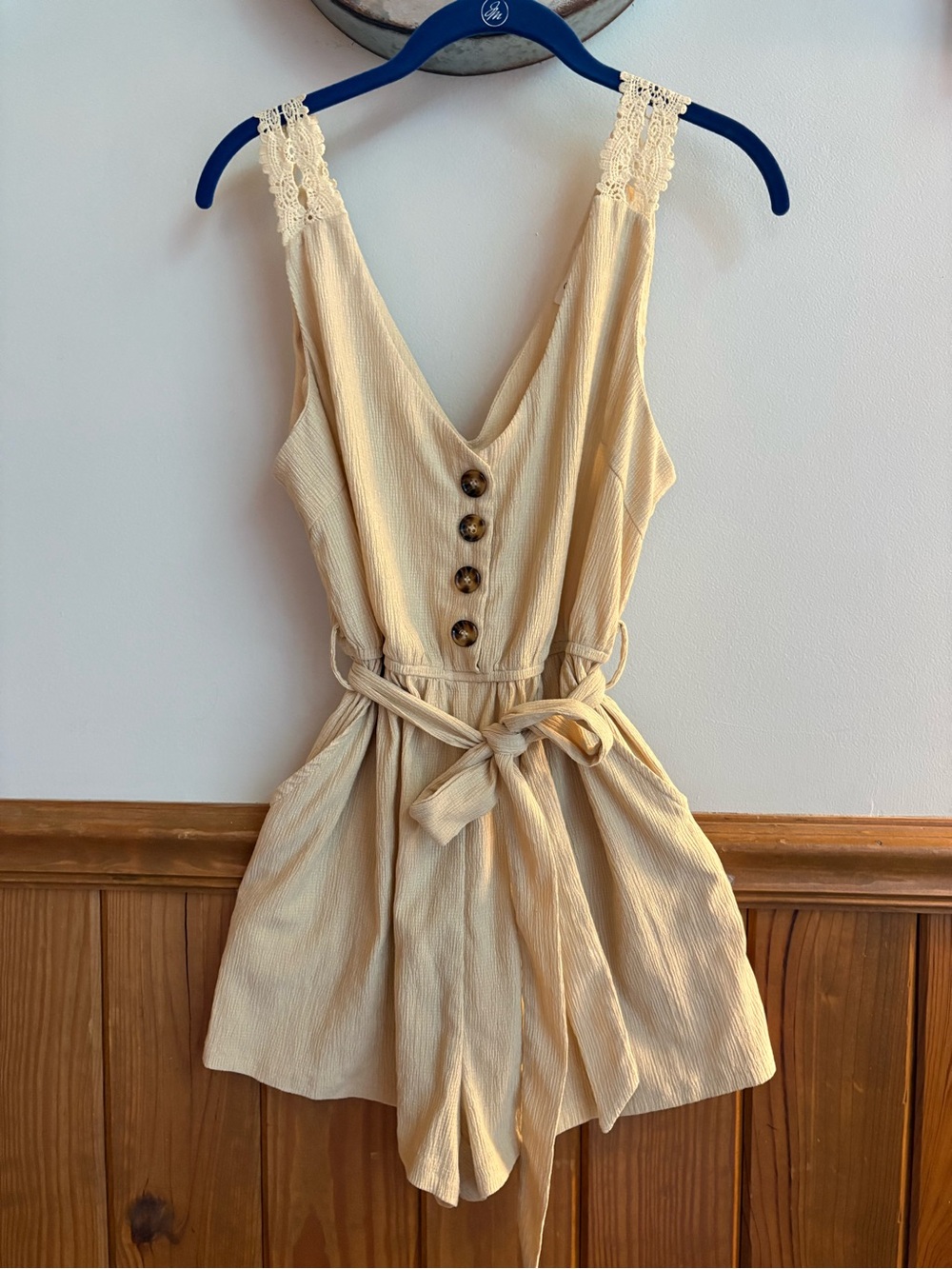 Sleeveless Cream Romper with Lace Straps and Button Front, sz Small, new